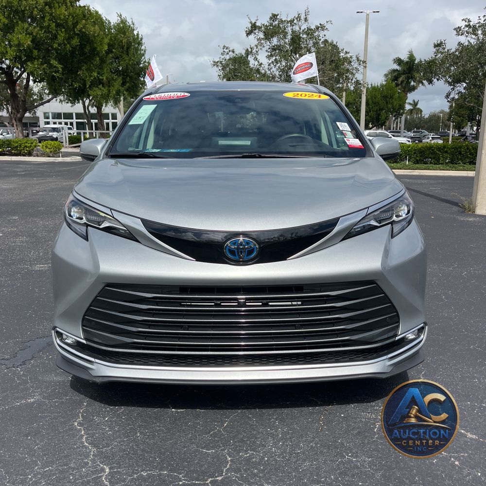 2024 Toyota Sienna Platinum 7-Passenger