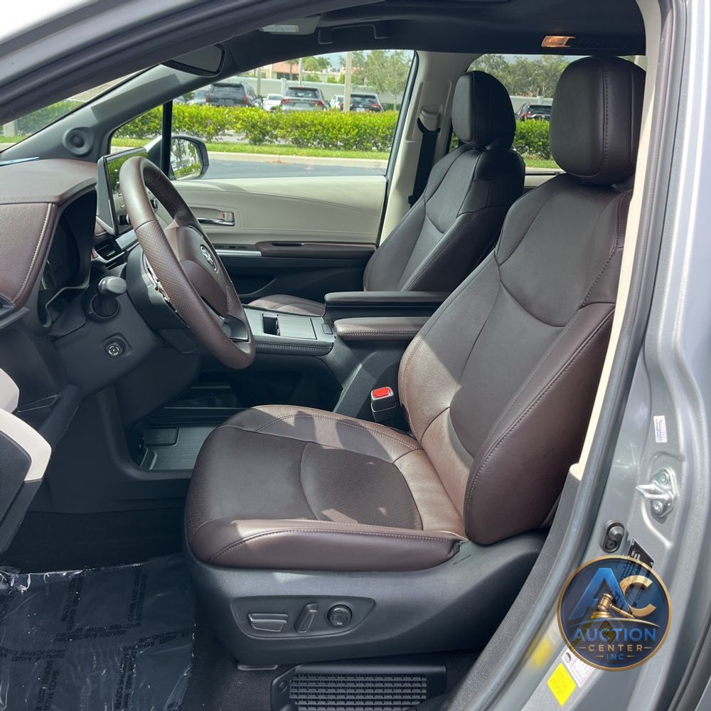 2024 Toyota Sienna Platinum 7-Passenger