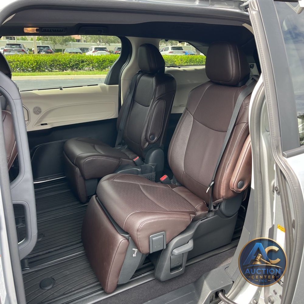 2024 Toyota Sienna Platinum 7-Passenger