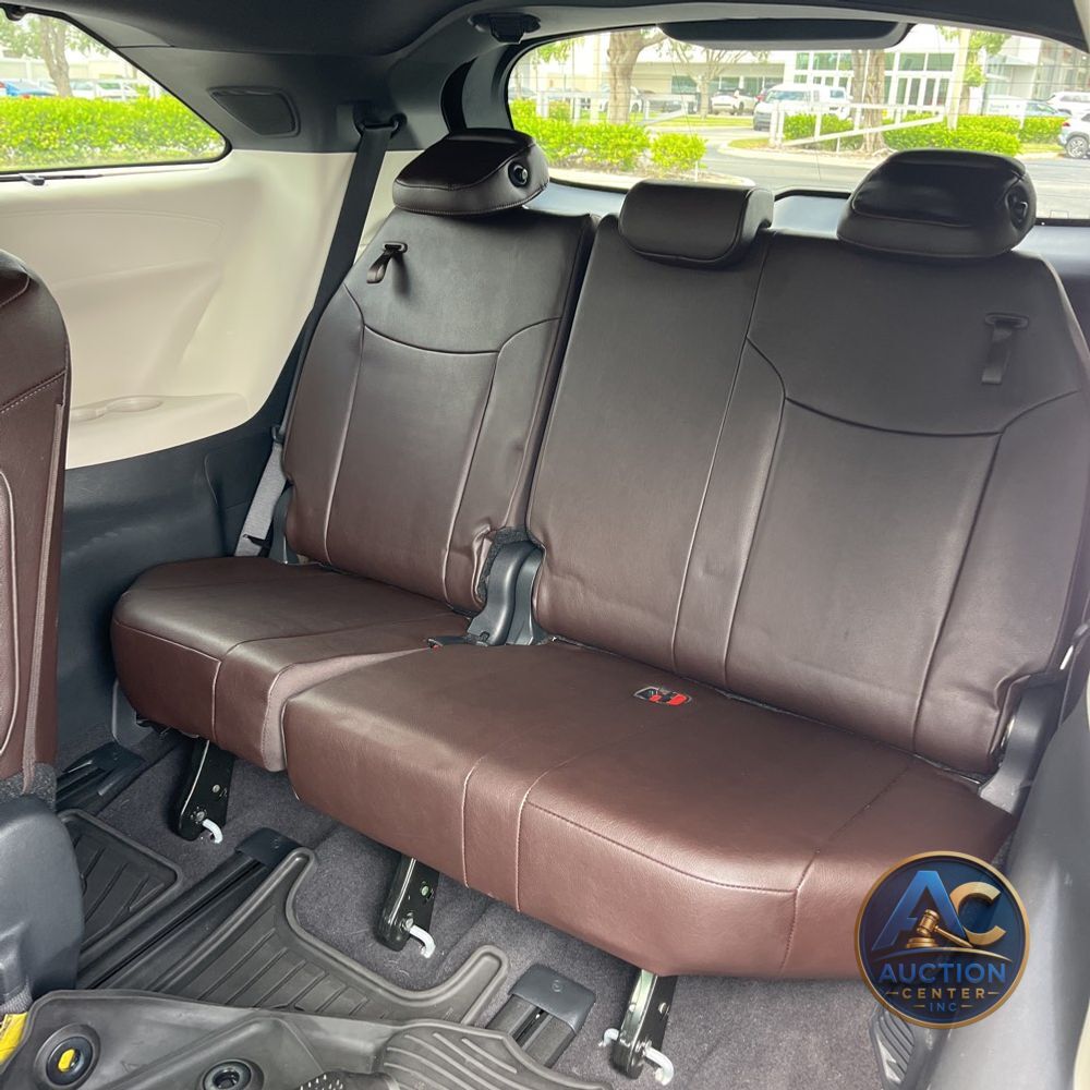 2024 Toyota Sienna Platinum 7-Passenger