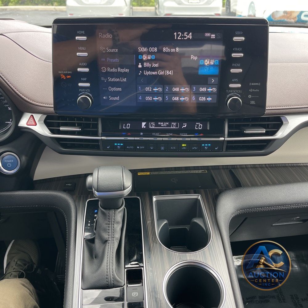 2024 Toyota Sienna Platinum 7-Passenger