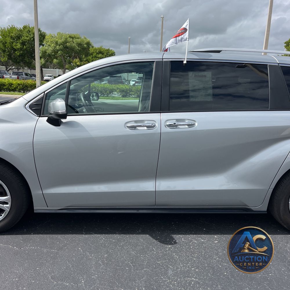 2024 Toyota Sienna Platinum 7-Passenger