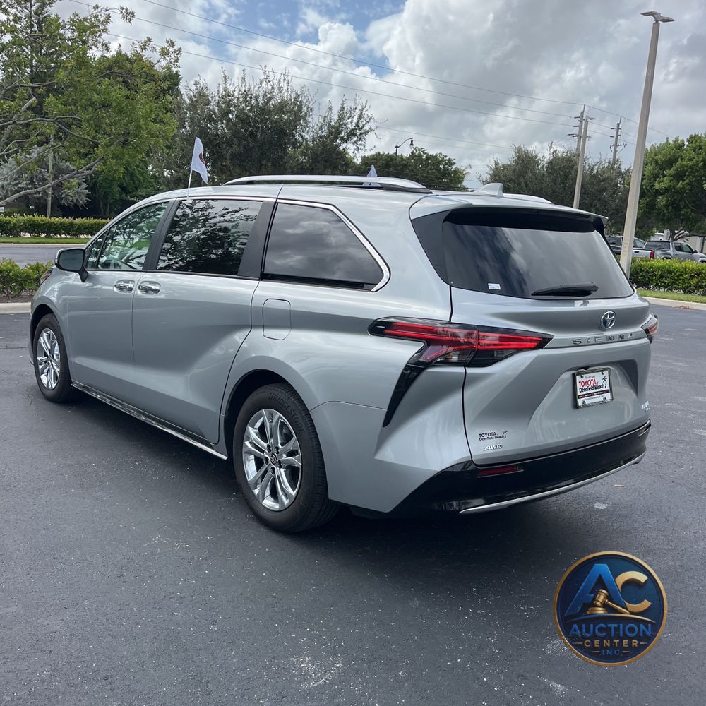 2024 Toyota Sienna Platinum 7-Passenger