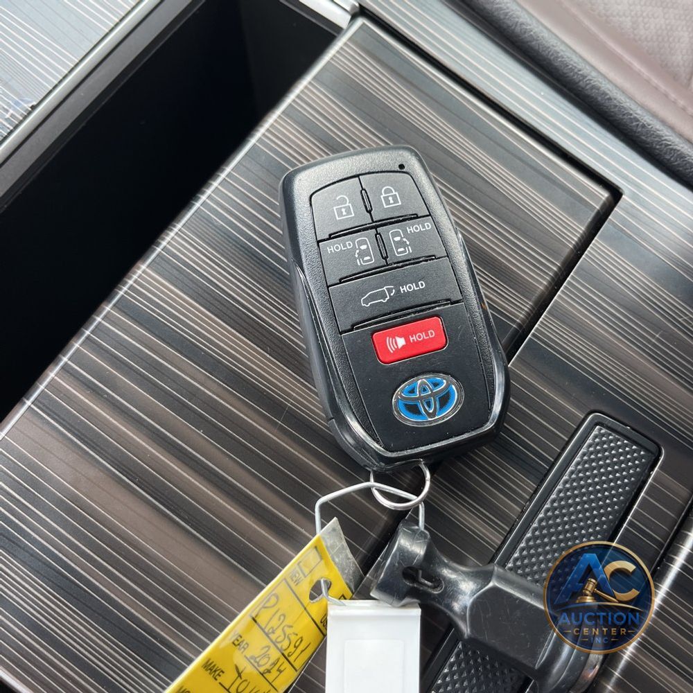 2024 Toyota Sienna Platinum 7-Passenger