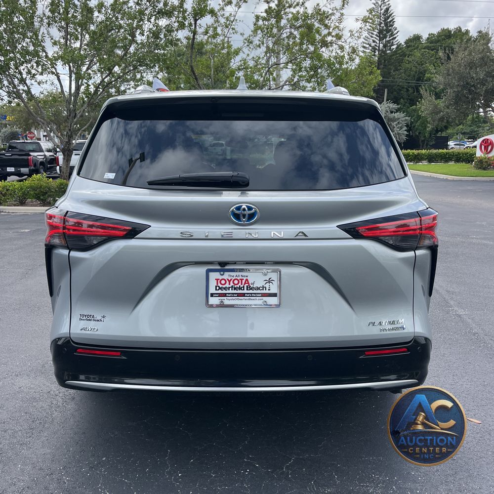 2024 Toyota Sienna Platinum 7-Passenger