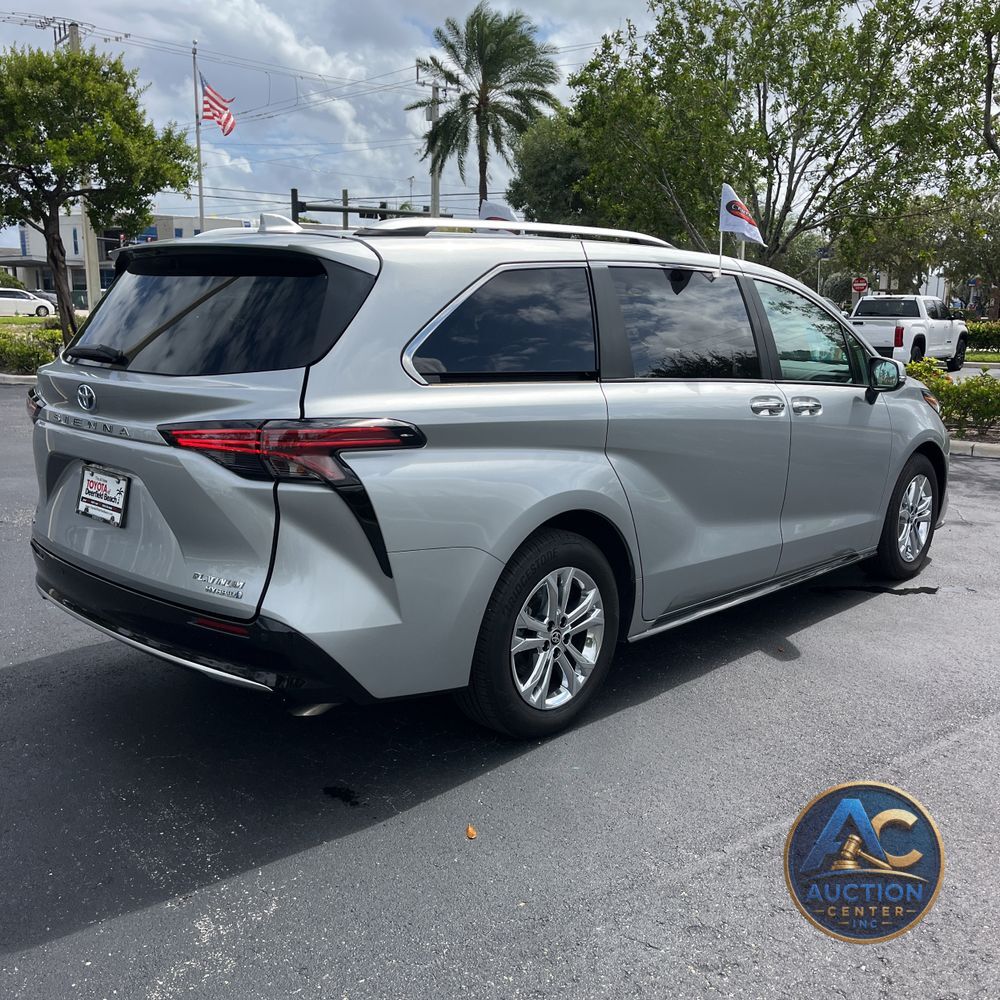 2024 Toyota Sienna Platinum 7-Passenger