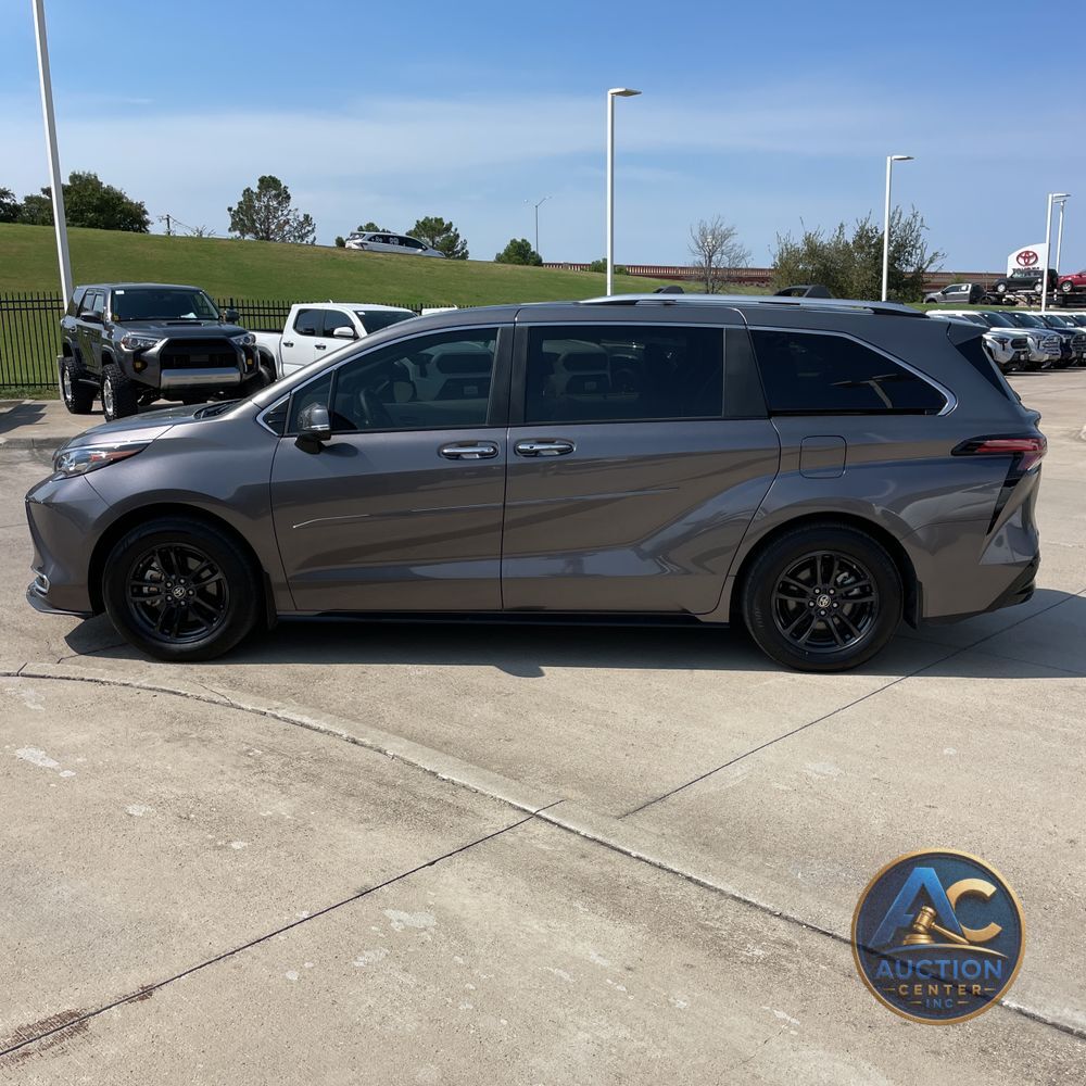 2024 Toyota Sienna Platinum 7-Passenger