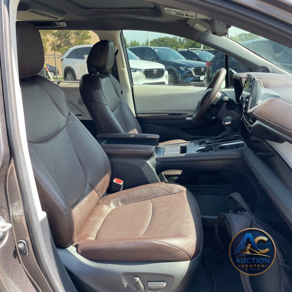 2024 Toyota Sienna Platinum 7-Passenger