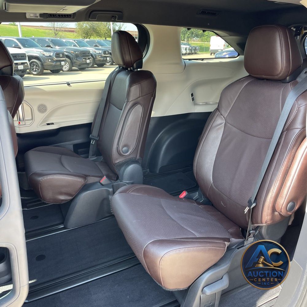 2024 Toyota Sienna Platinum 7-Passenger