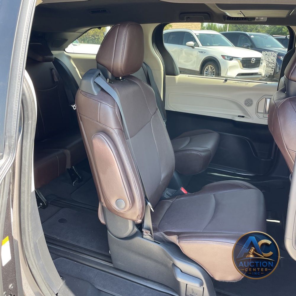 2024 Toyota Sienna Platinum 7-Passenger