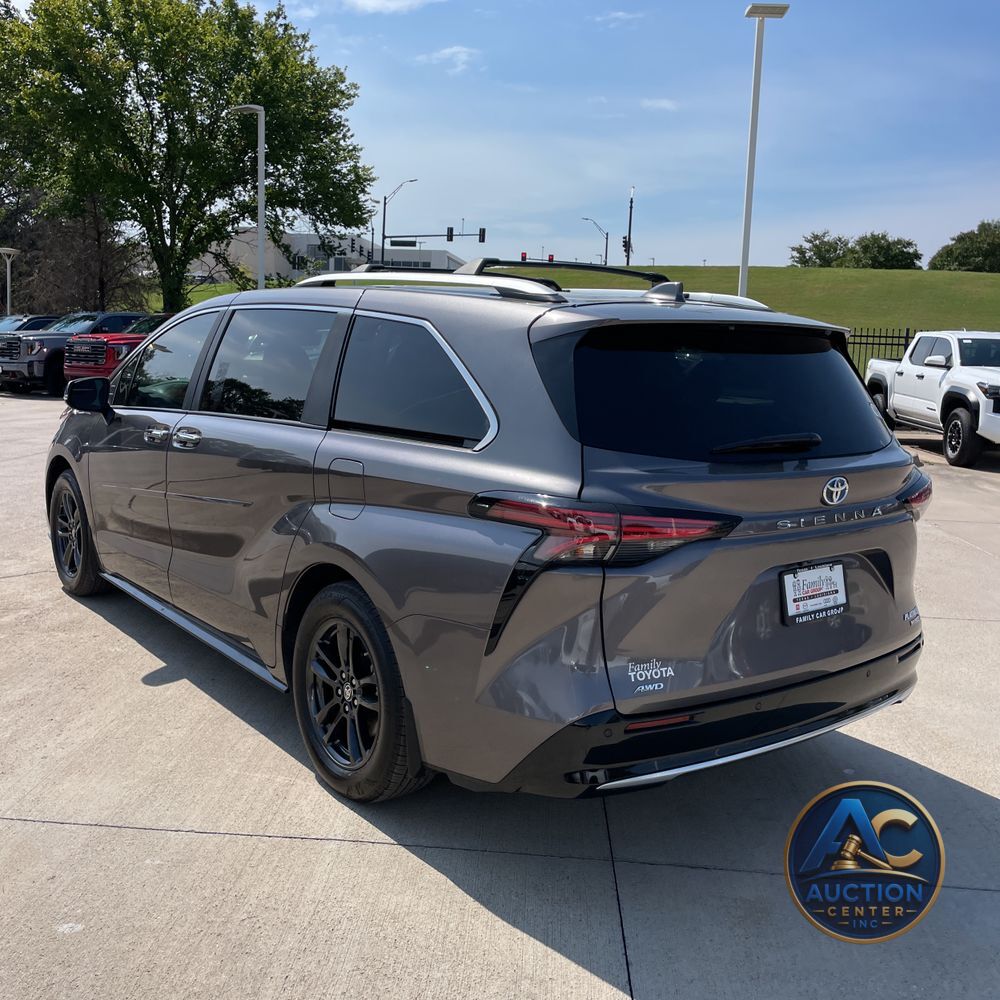 2024 Toyota Sienna Platinum 7-Passenger