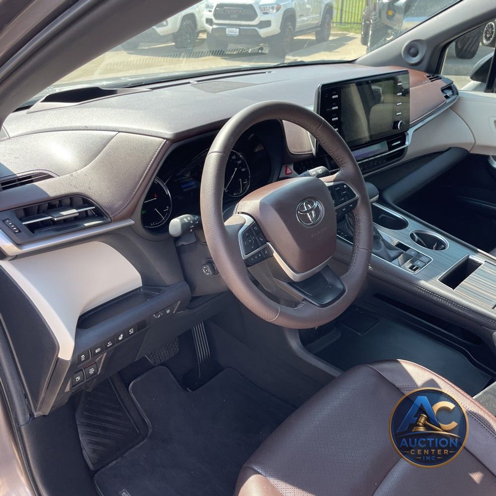 2024 Toyota Sienna Platinum 7-Passenger