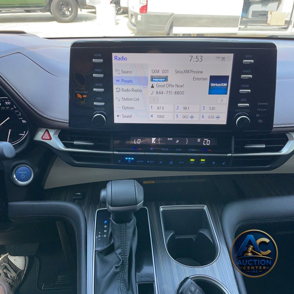 2024 Toyota Sienna Platinum 7-Passenger
