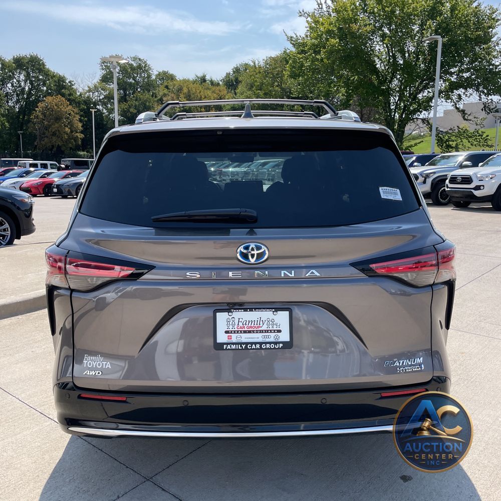 2024 Toyota Sienna Platinum 7-Passenger
