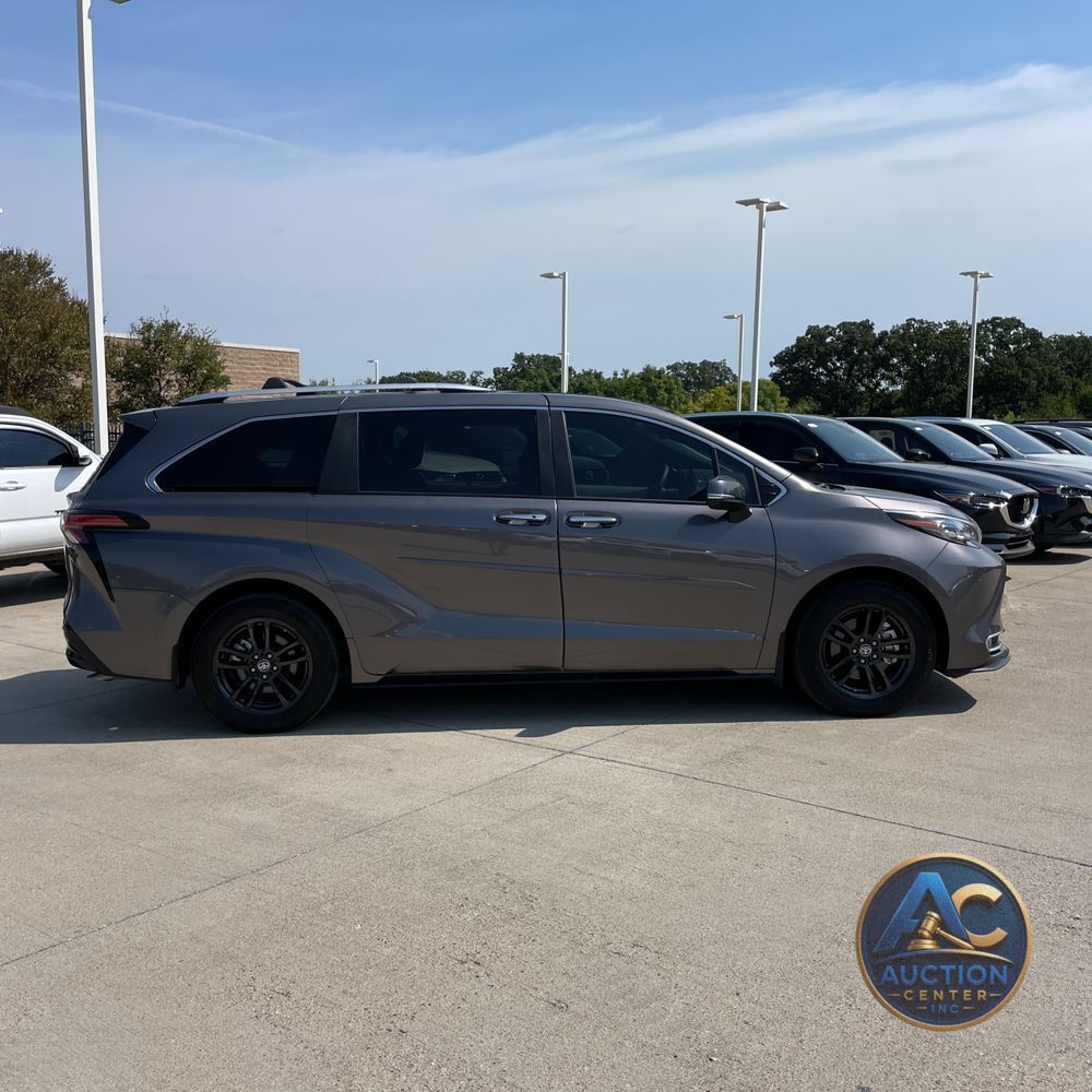 2024 Toyota Sienna Platinum 7-Passenger