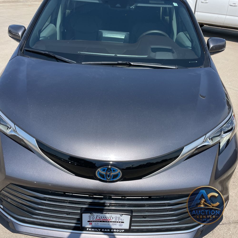 2024 Toyota Sienna Platinum 7-Passenger