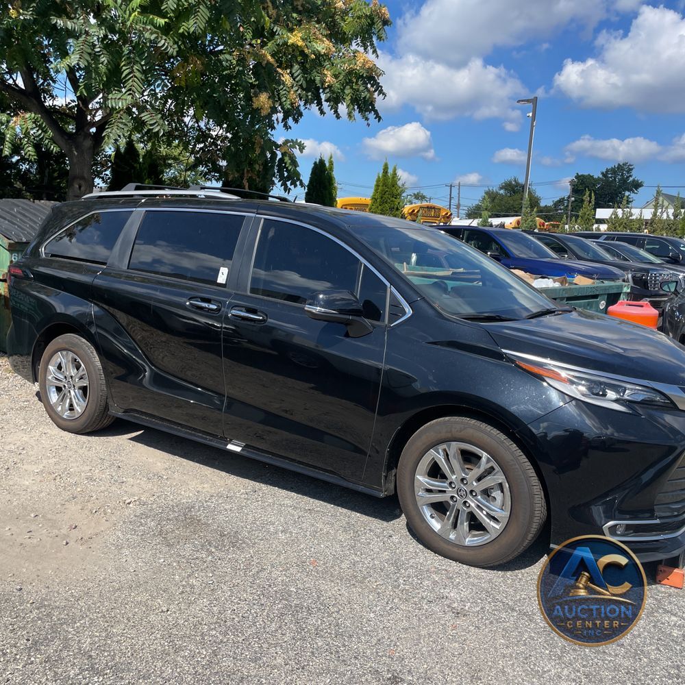 2023 Toyota Sienna Platinum 7-Passenger