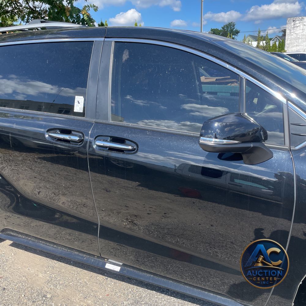 2023 Toyota Sienna Platinum 7-Passenger