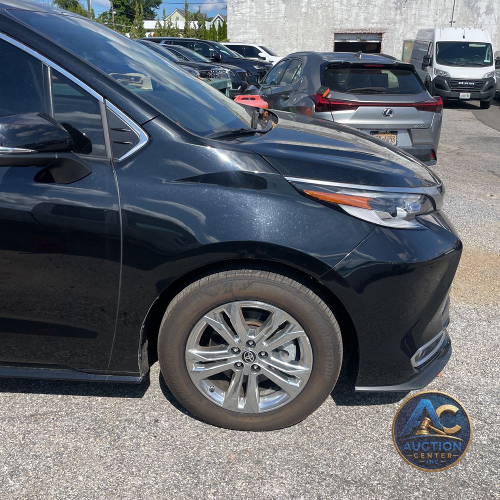 2023 Toyota Sienna Platinum 7-Passenger