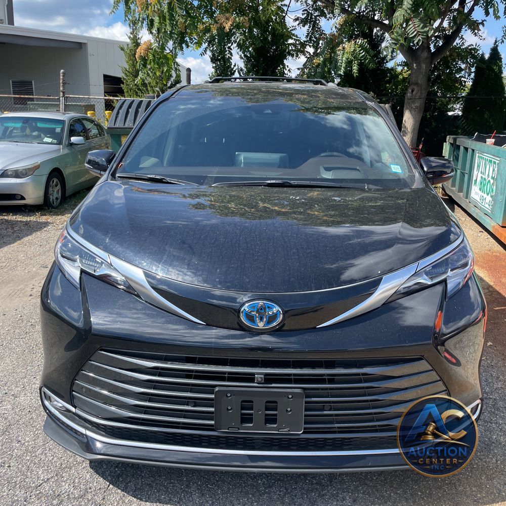 2023 Toyota Sienna Platinum 7-Passenger