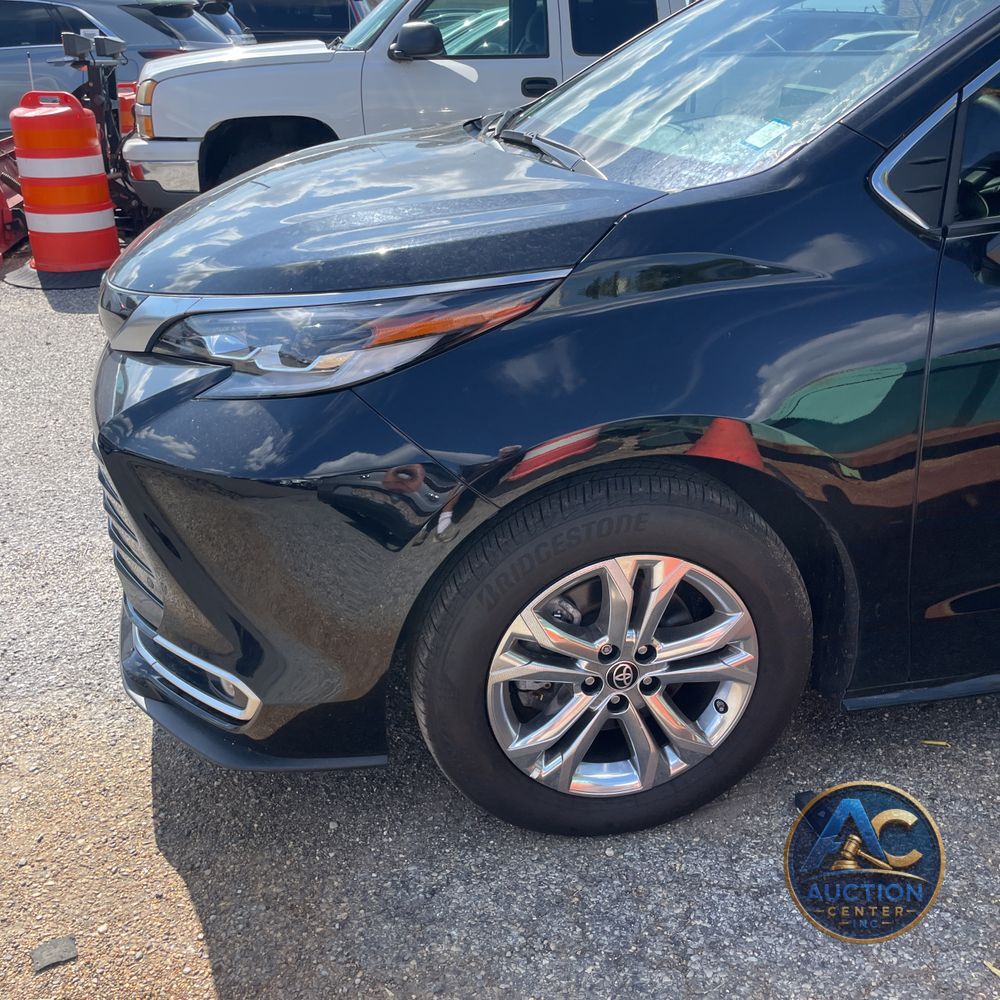 2023 Toyota Sienna Platinum 7-Passenger