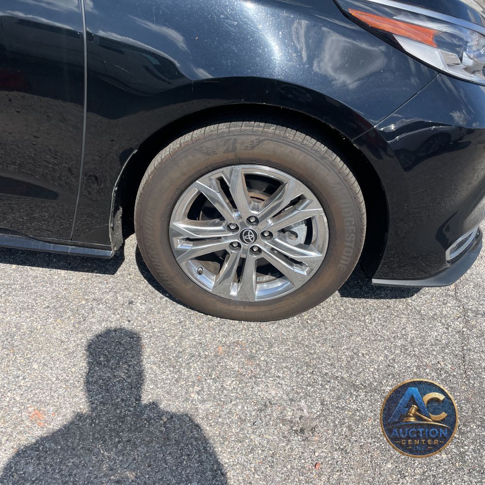 2023 Toyota Sienna Platinum 7-Passenger