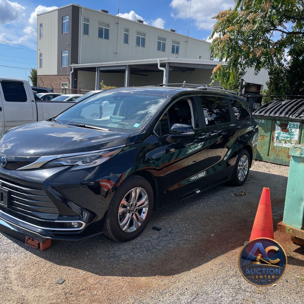 2023 Toyota Sienna Platinum 7-Passenger
