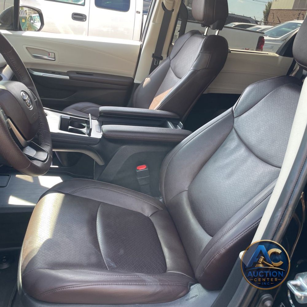 2023 Toyota Sienna Platinum 7-Passenger
