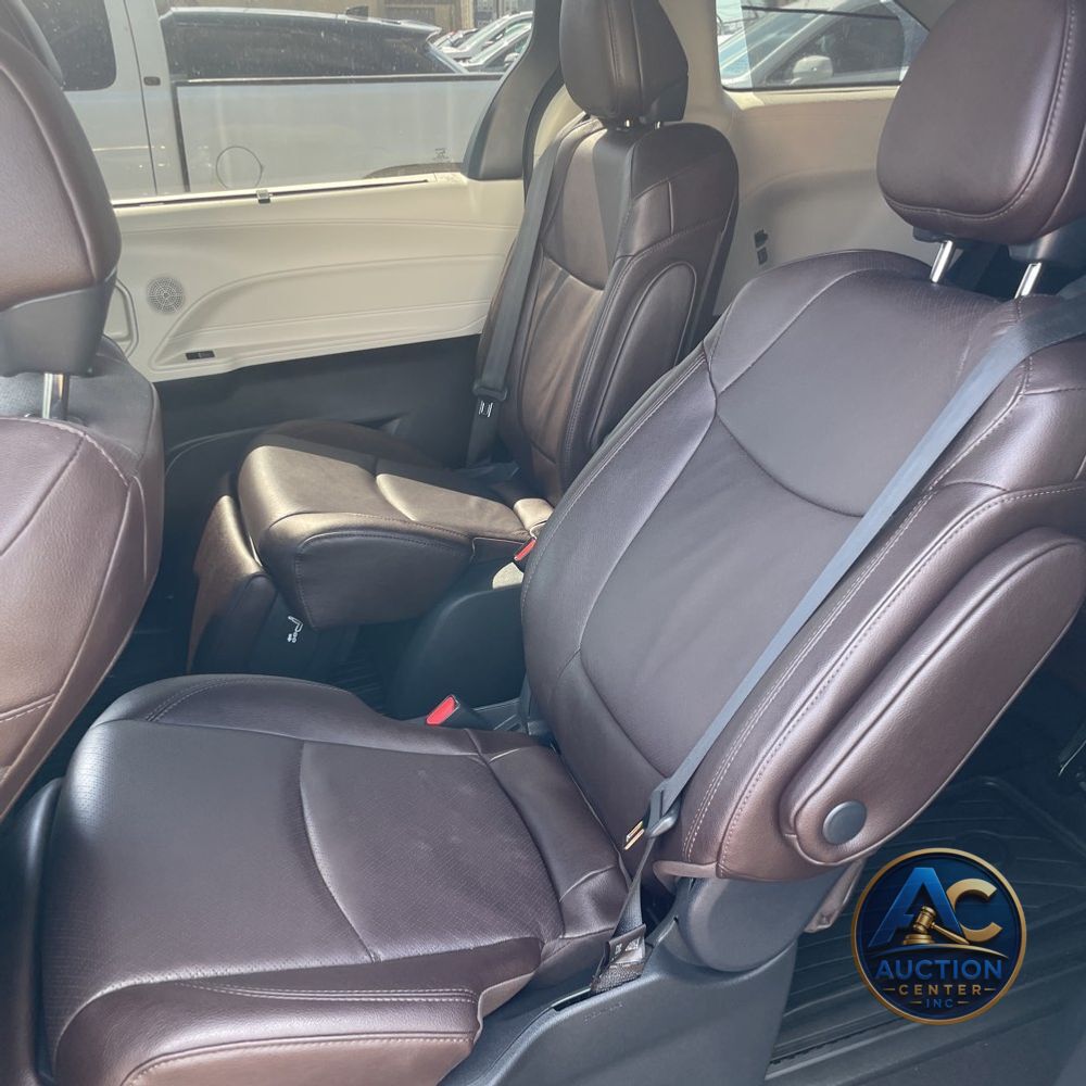 2023 Toyota Sienna Platinum 7-Passenger