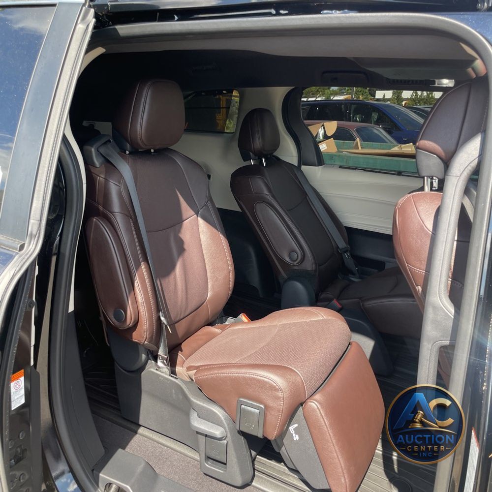 2023 Toyota Sienna Platinum 7-Passenger