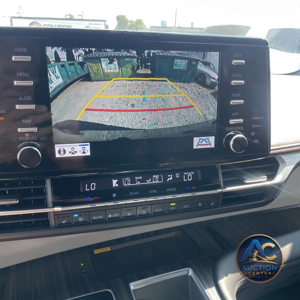 2023 Toyota Sienna Platinum 7-Passenger