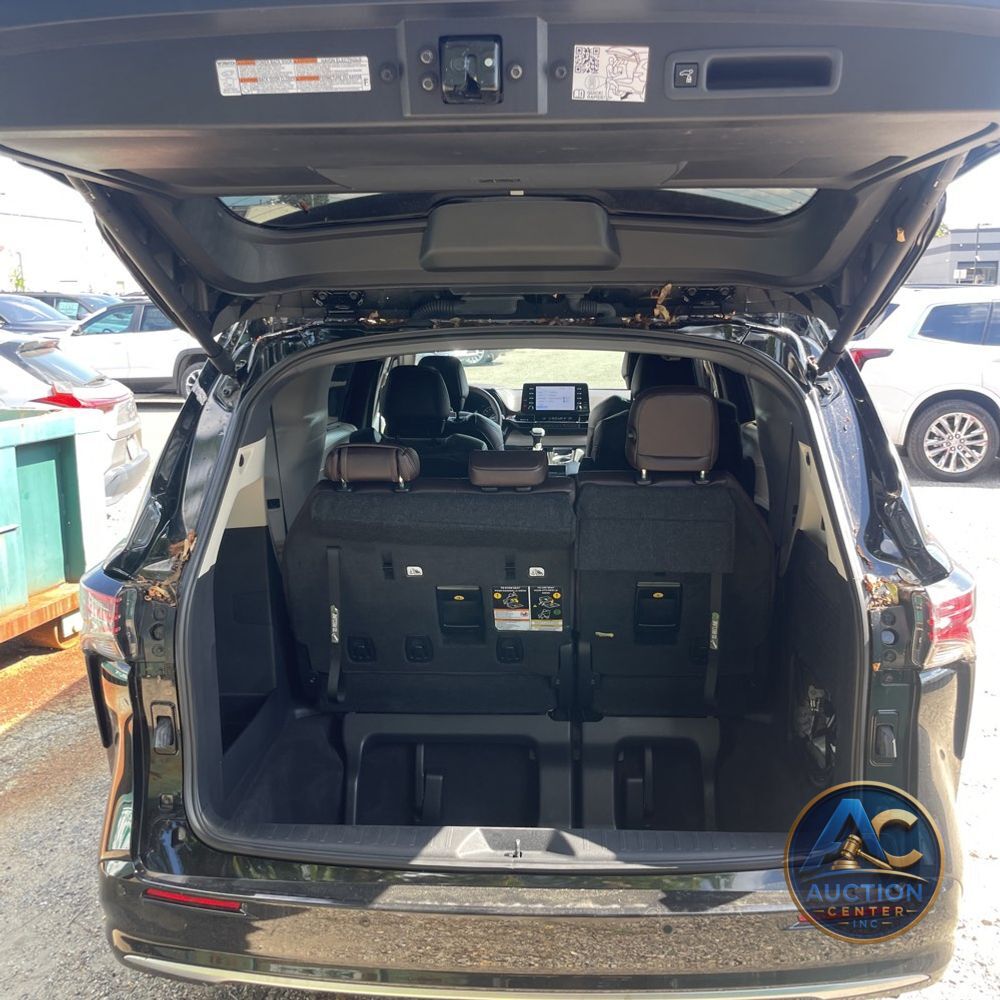 2023 Toyota Sienna Platinum 7-Passenger