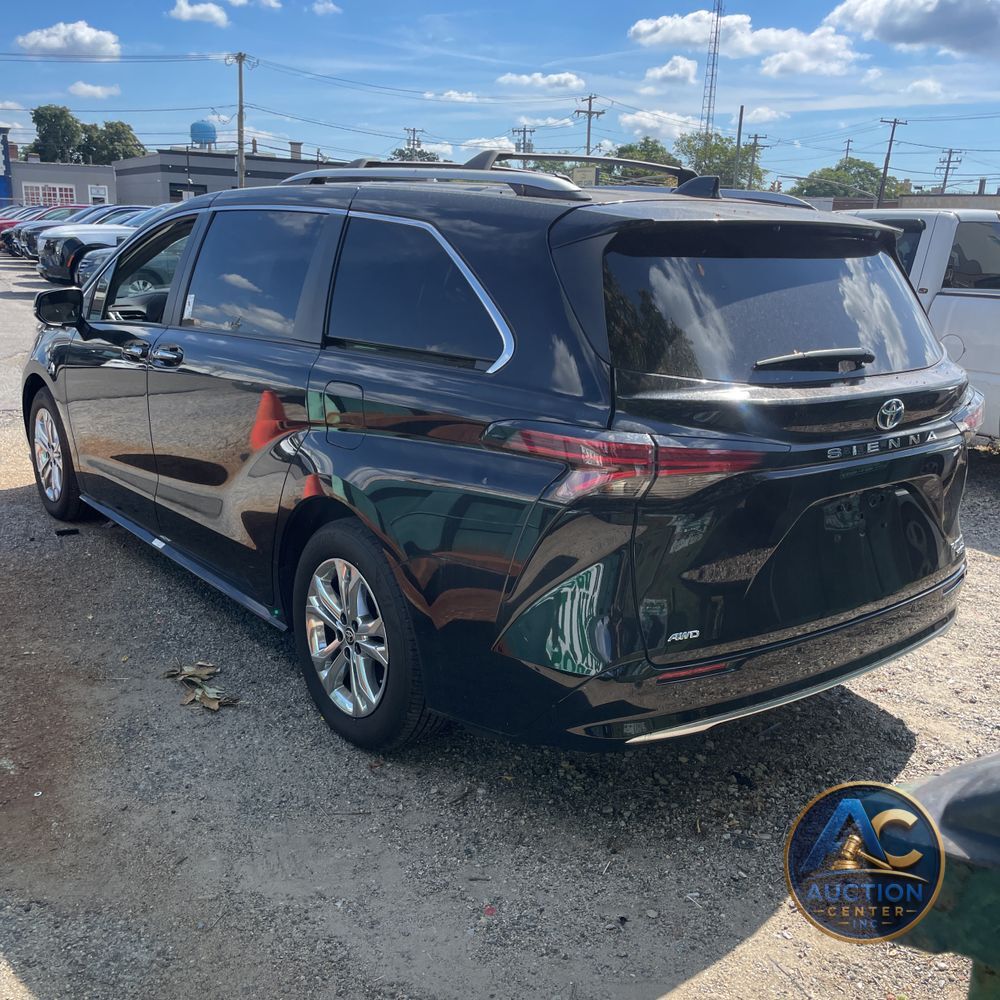 2023 Toyota Sienna Platinum 7-Passenger