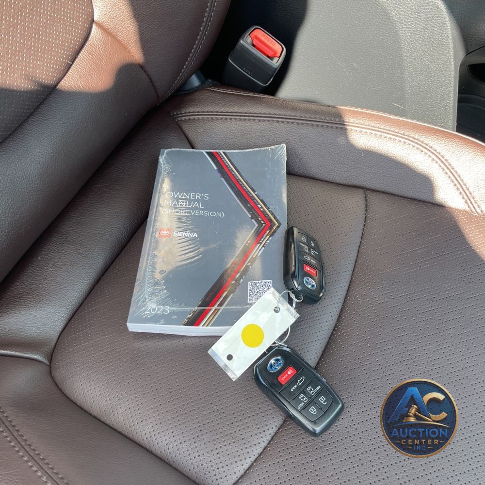 2023 Toyota Sienna Platinum 7-Passenger
