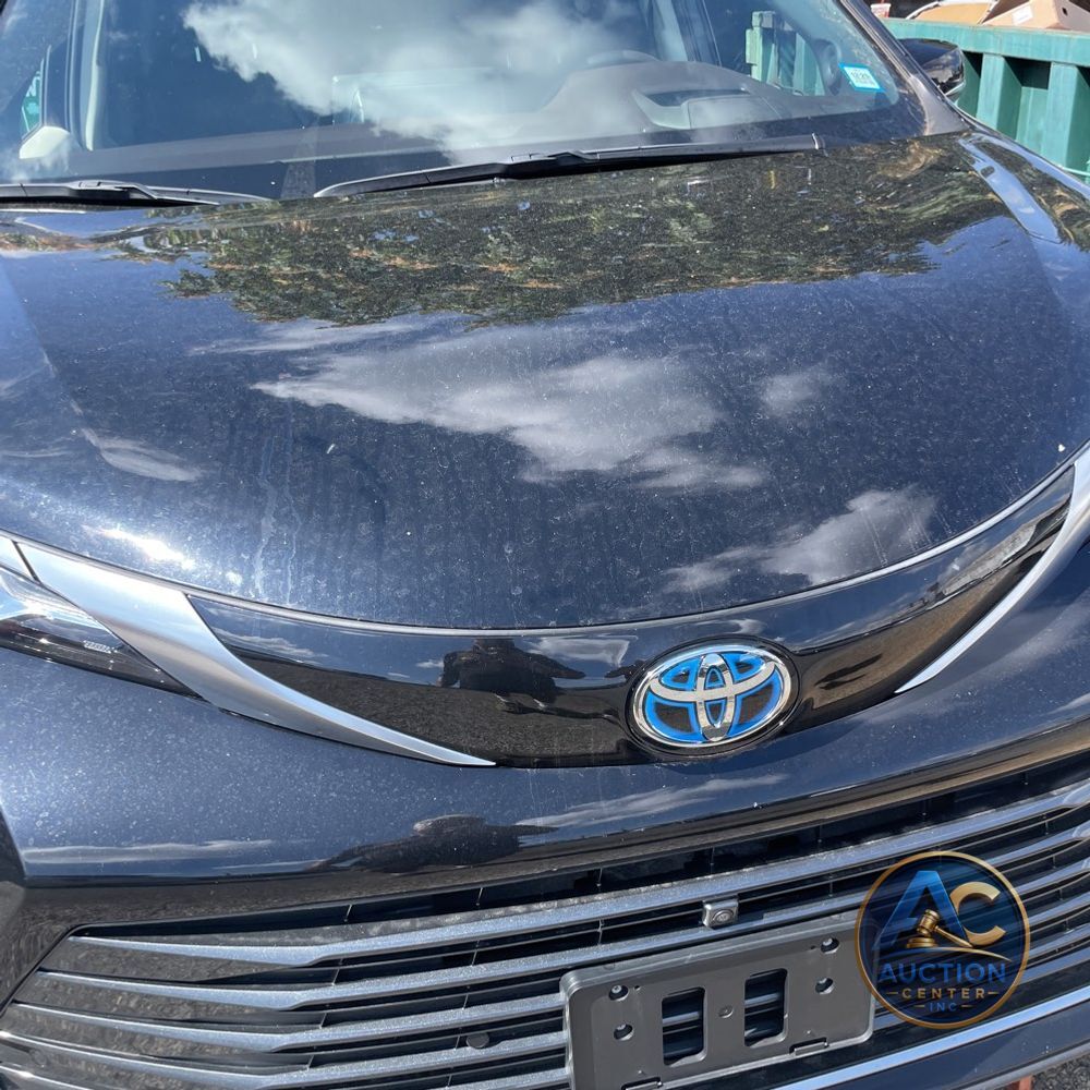 2023 Toyota Sienna Platinum 7-Passenger