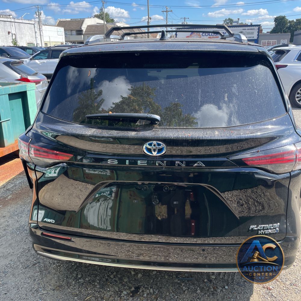 2023 Toyota Sienna Platinum 7-Passenger
