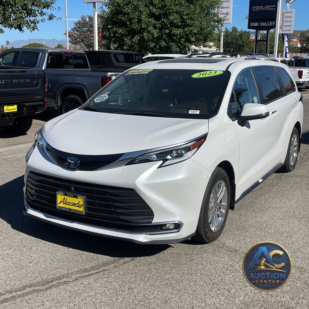2023 Toyota Sienna Platinum 7-Passenger
