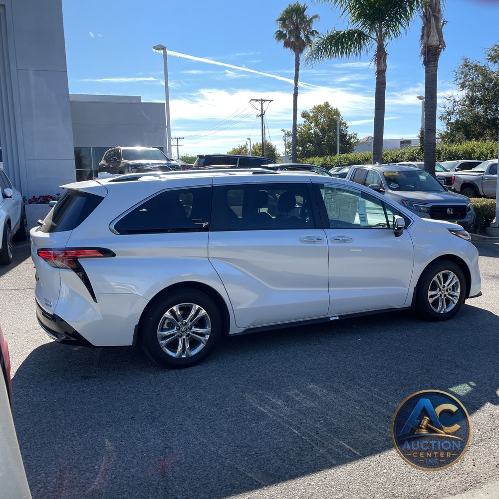 2023 Toyota Sienna Platinum 7-Passenger