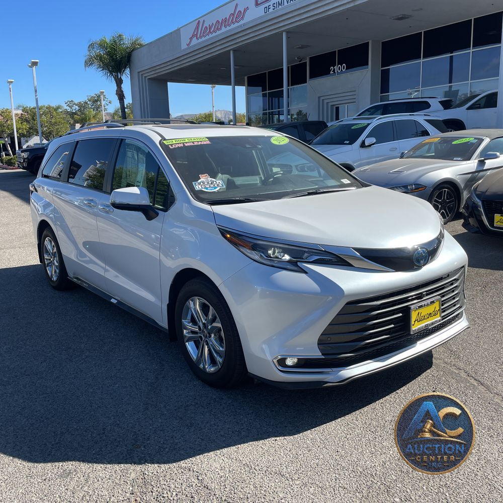 2023 Toyota Sienna Platinum 7-Passenger