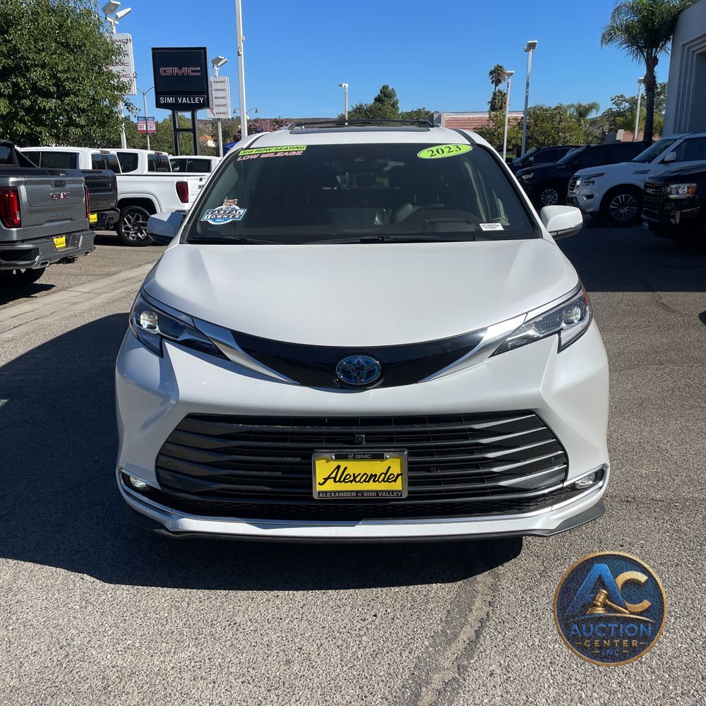 2023 Toyota Sienna Platinum 7-Passenger