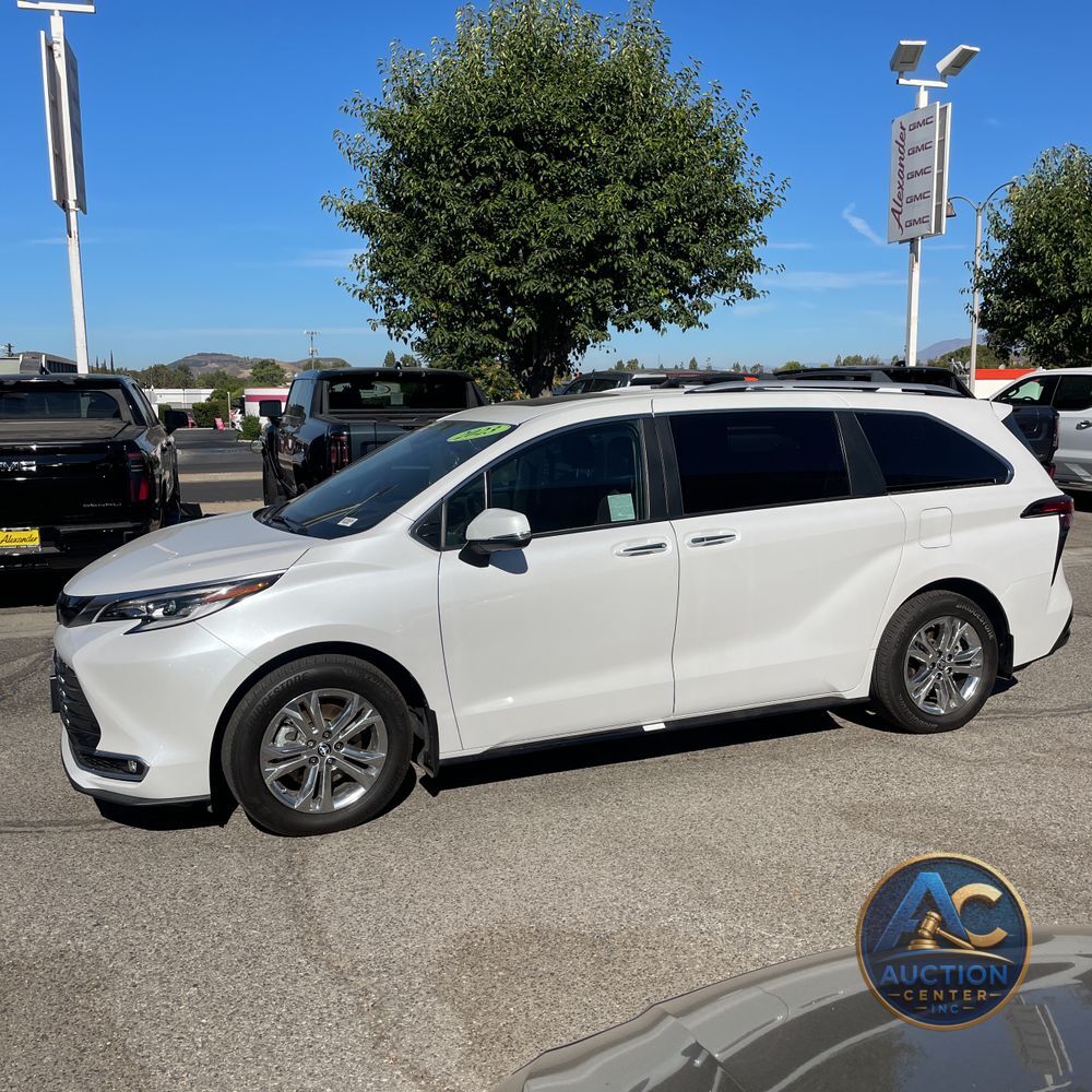 2023 Toyota Sienna Platinum 7-Passenger