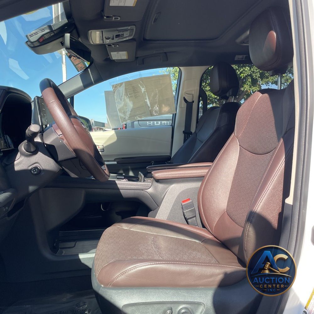 2023 Toyota Sienna Platinum 7-Passenger