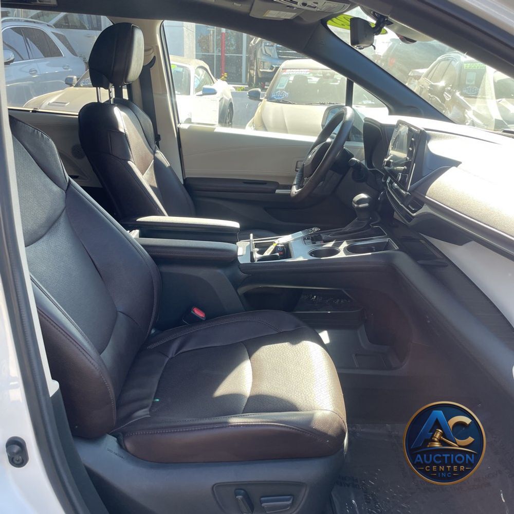 2023 Toyota Sienna Platinum 7-Passenger