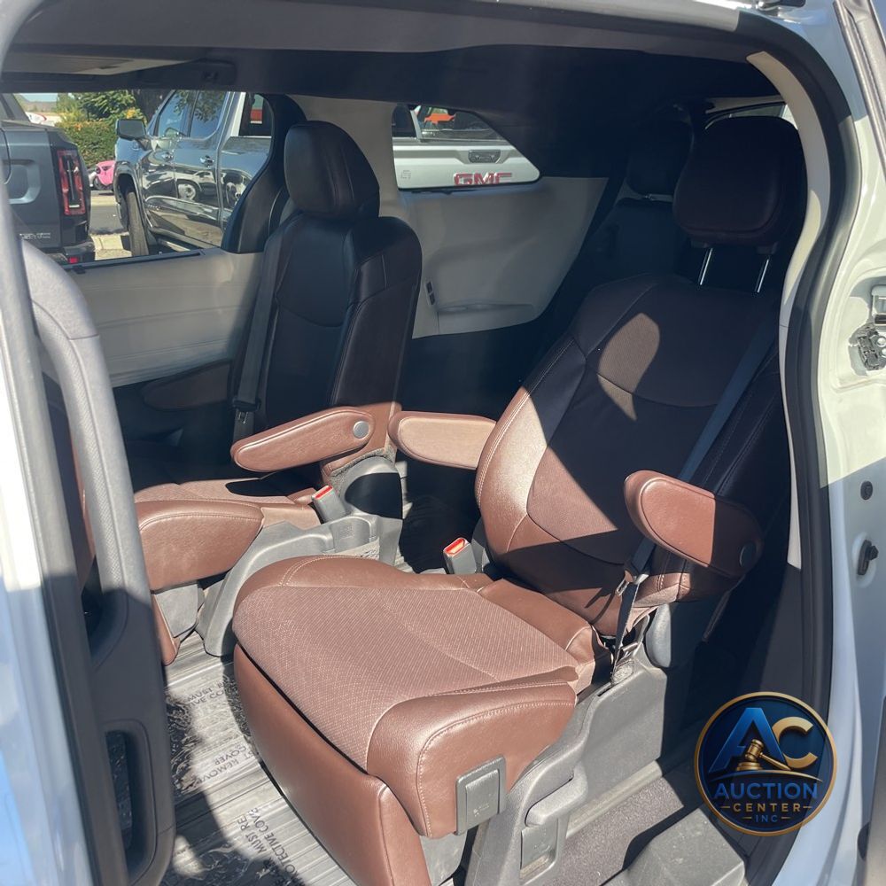 2023 Toyota Sienna Platinum 7-Passenger