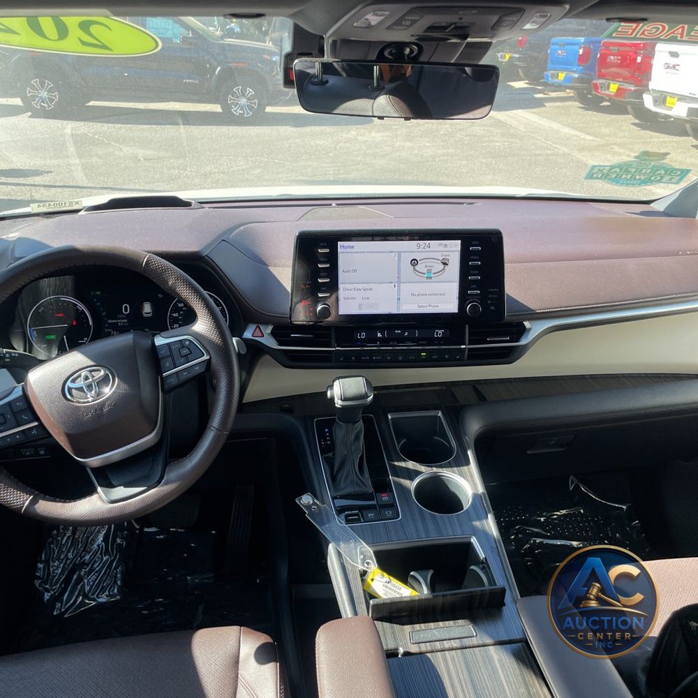 2023 Toyota Sienna Platinum 7-Passenger