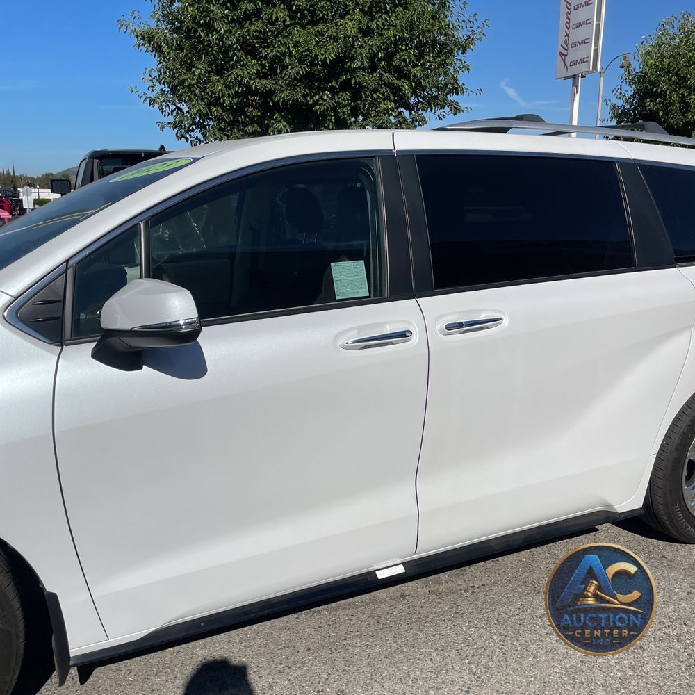 2023 Toyota Sienna Platinum 7-Passenger