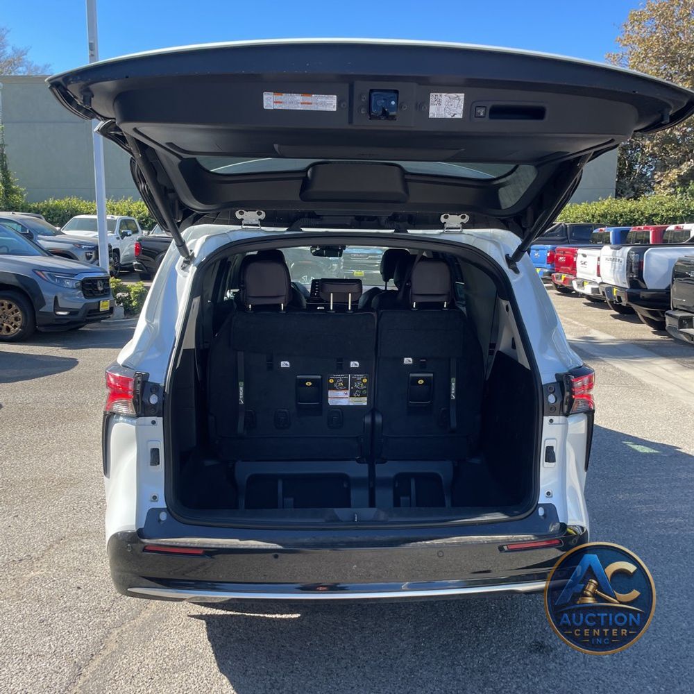 2023 Toyota Sienna Platinum 7-Passenger