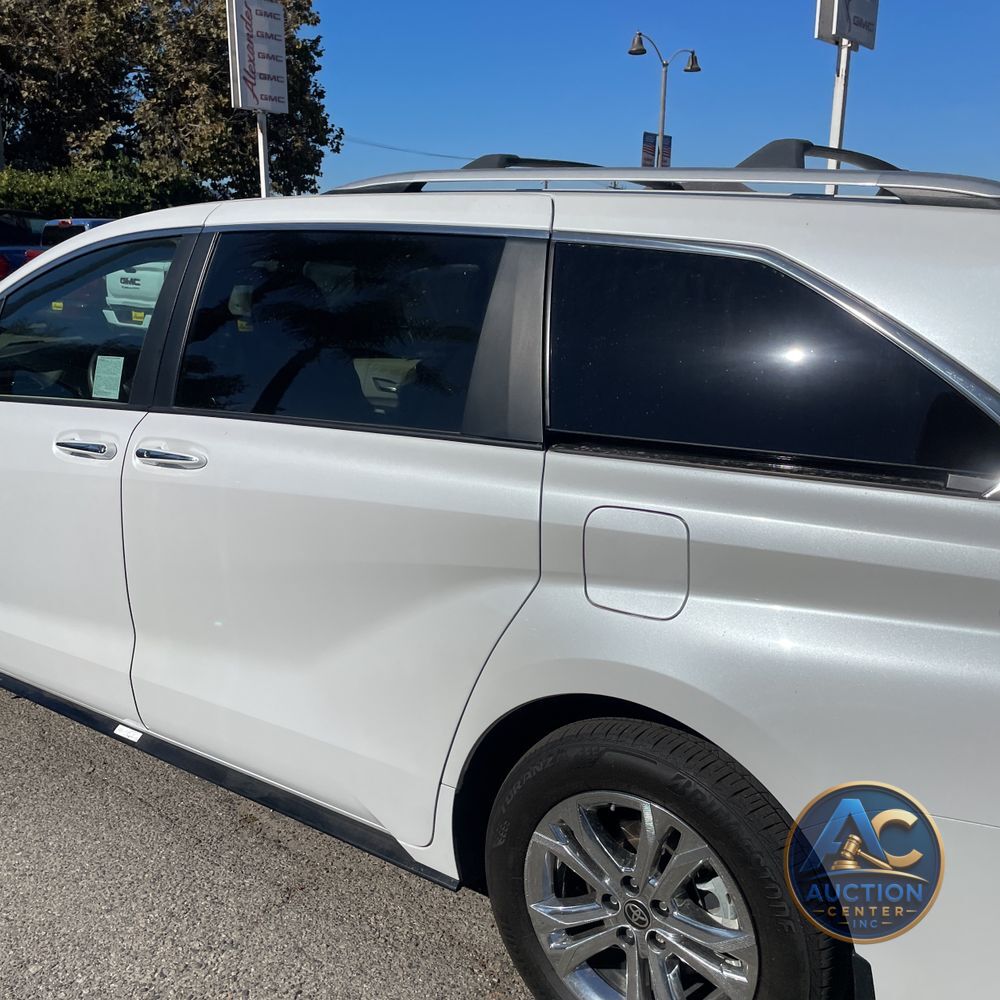 2023 Toyota Sienna Platinum 7-Passenger