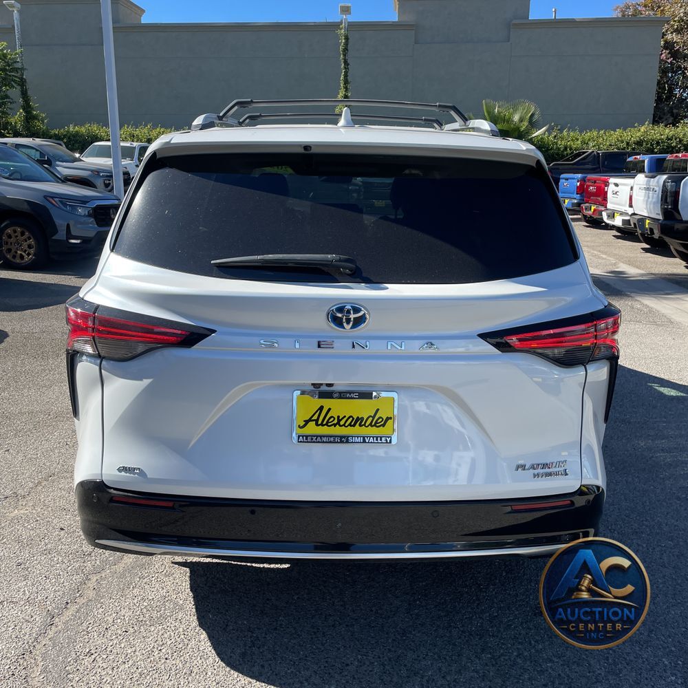 2023 Toyota Sienna Platinum 7-Passenger