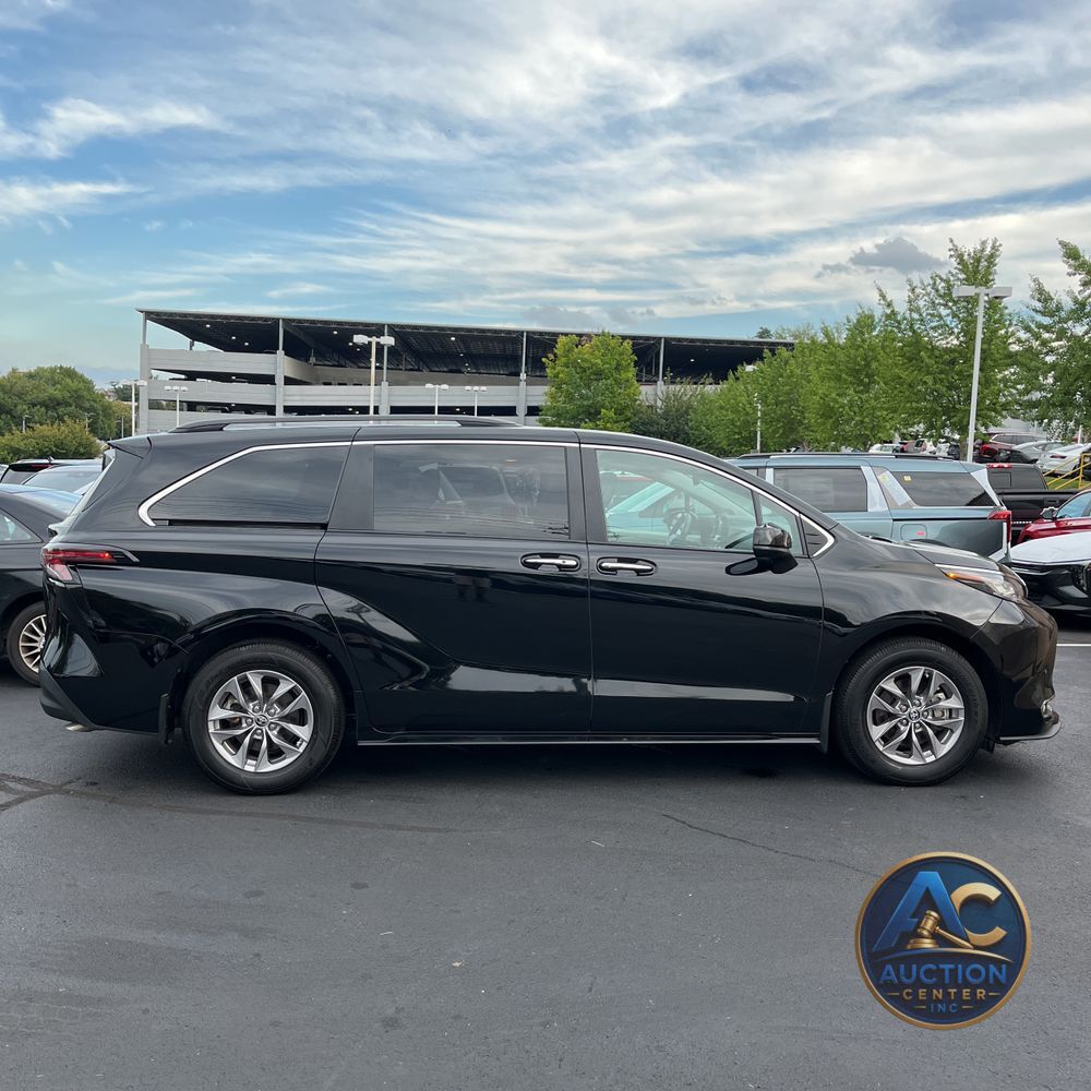 2023 Toyota Sienna XLE 7-Passenger